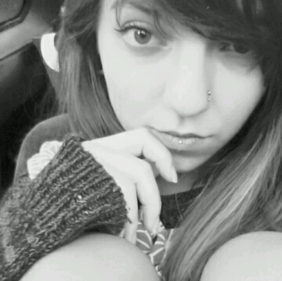 Meet your Posher, Megan - Picture 1 of 1